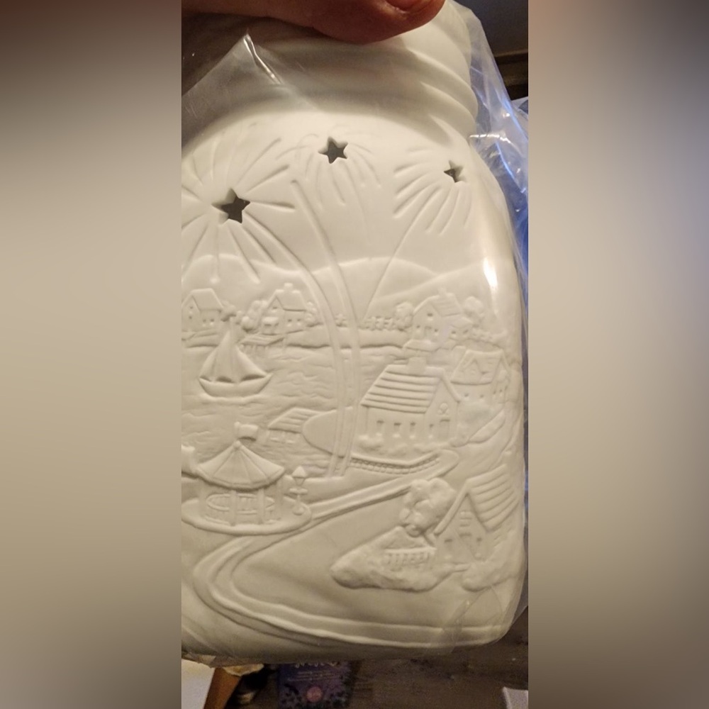 Scentsy Celebration large warmer NIB